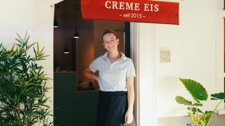 Die Filiale "Cremeeis" wird in diesem Bild gezeigt.