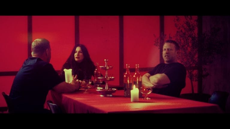 Zusammenkunft der Deutschrapper im Musikvideo.